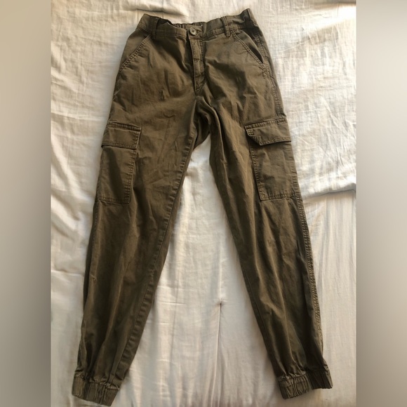 Garage cargos - Picture 1 of 2